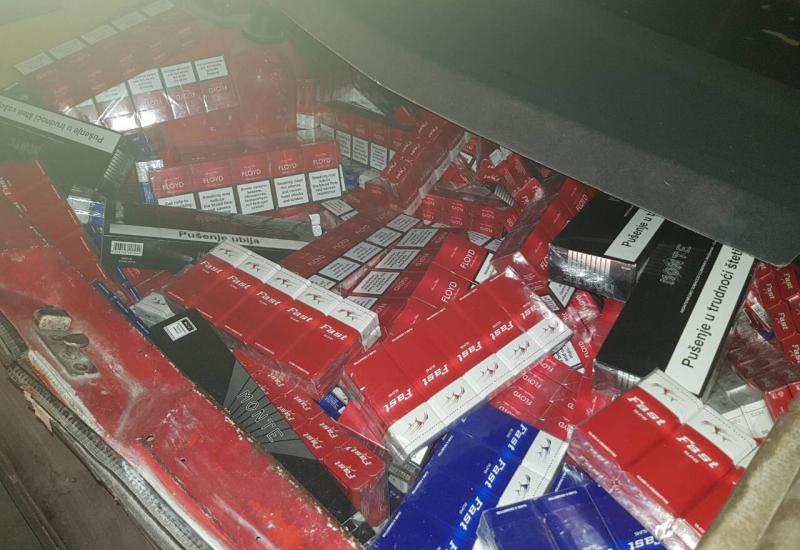 Bileća: Zaplijenjeno 2.620 kutija cigareta bez trošarinskih markica